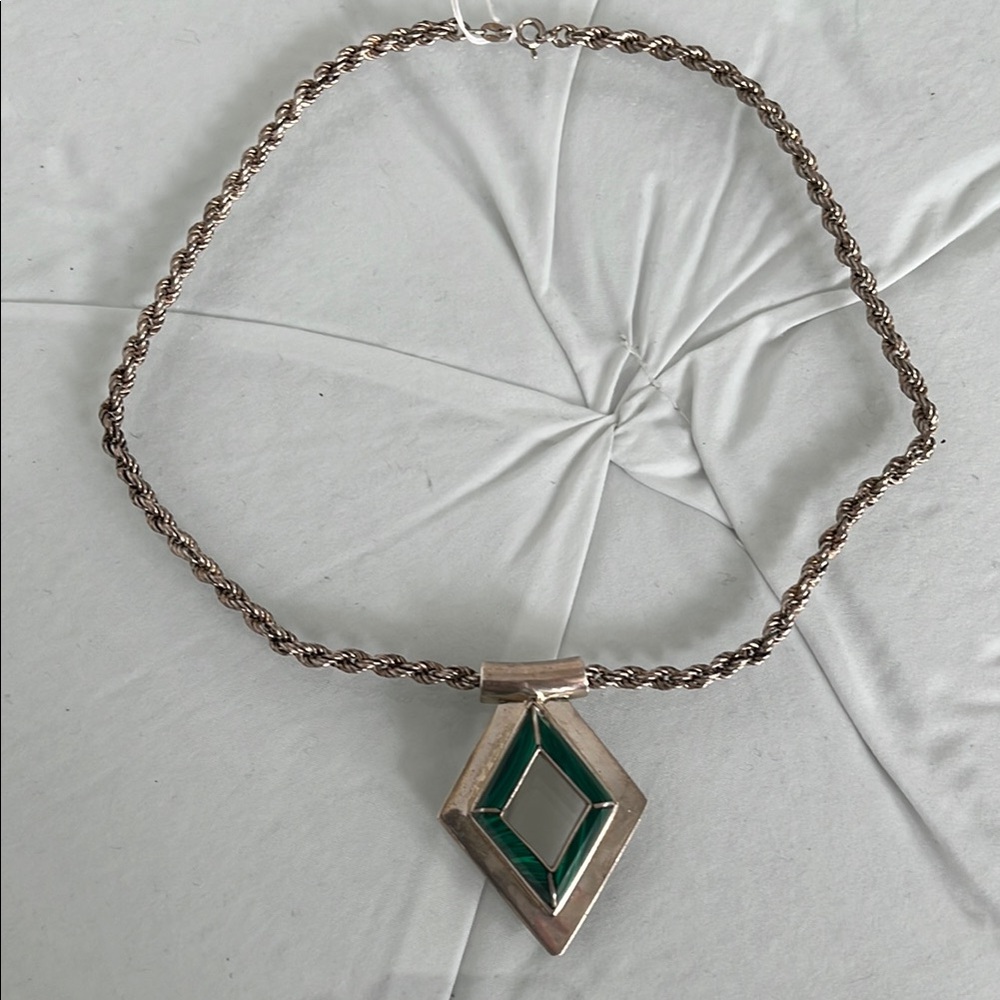 Elegant Silver and Green Pendant Necklace